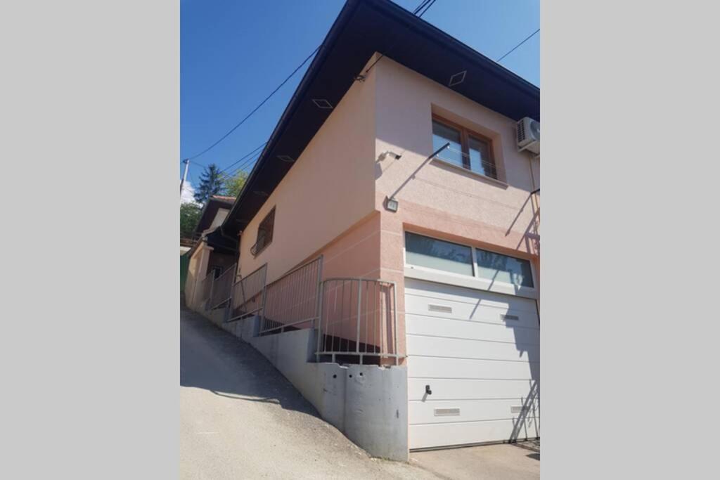 Apartman Sa Garazom I Internetom سراييفو المظهر الخارجي الصورة
